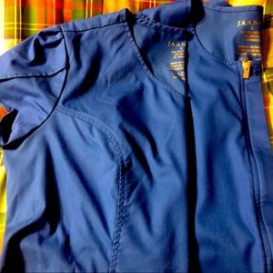 2 Women’s scrub tops, Jaanuu, Large